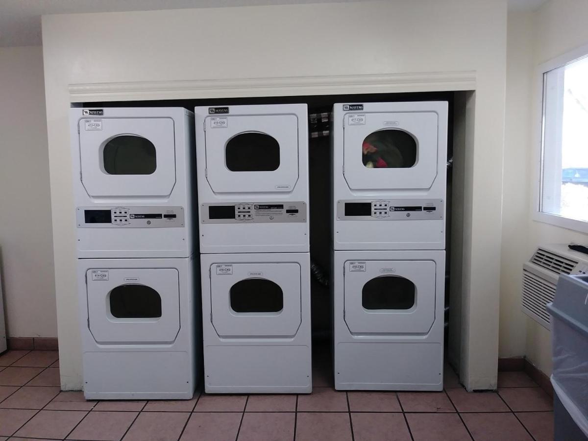 Intown Suites Extended Stay Albuquerque Nm Exterior photo